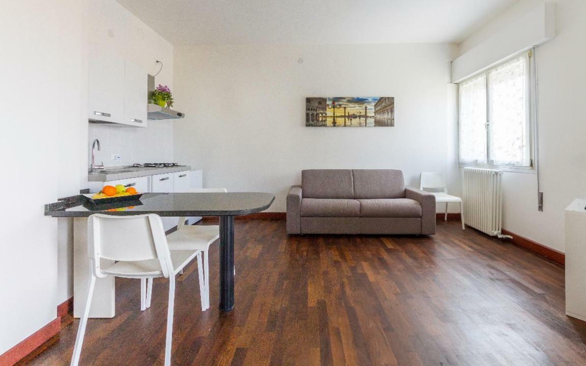 Piccolo Flat Near Venice Mestre Buitenkant foto